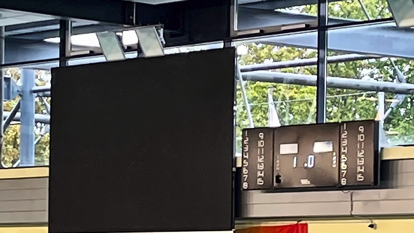 Schwimmstadion Duisburg – Videowand am Beckenrand 2